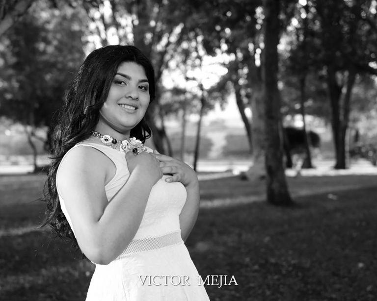 Sesion fotografica previa de los XV años de Perla Janet en la ciudad de Tijauna